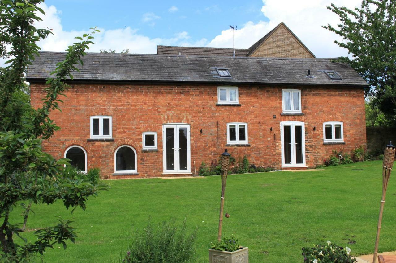 Bed and Breakfast The Old Bakery Barn Pattishall Exterior foto